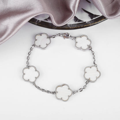 High-Quality 15mm Natural White Shell Stone Bracelet Adorned with Five Leaf Flowers in Gold and Silver